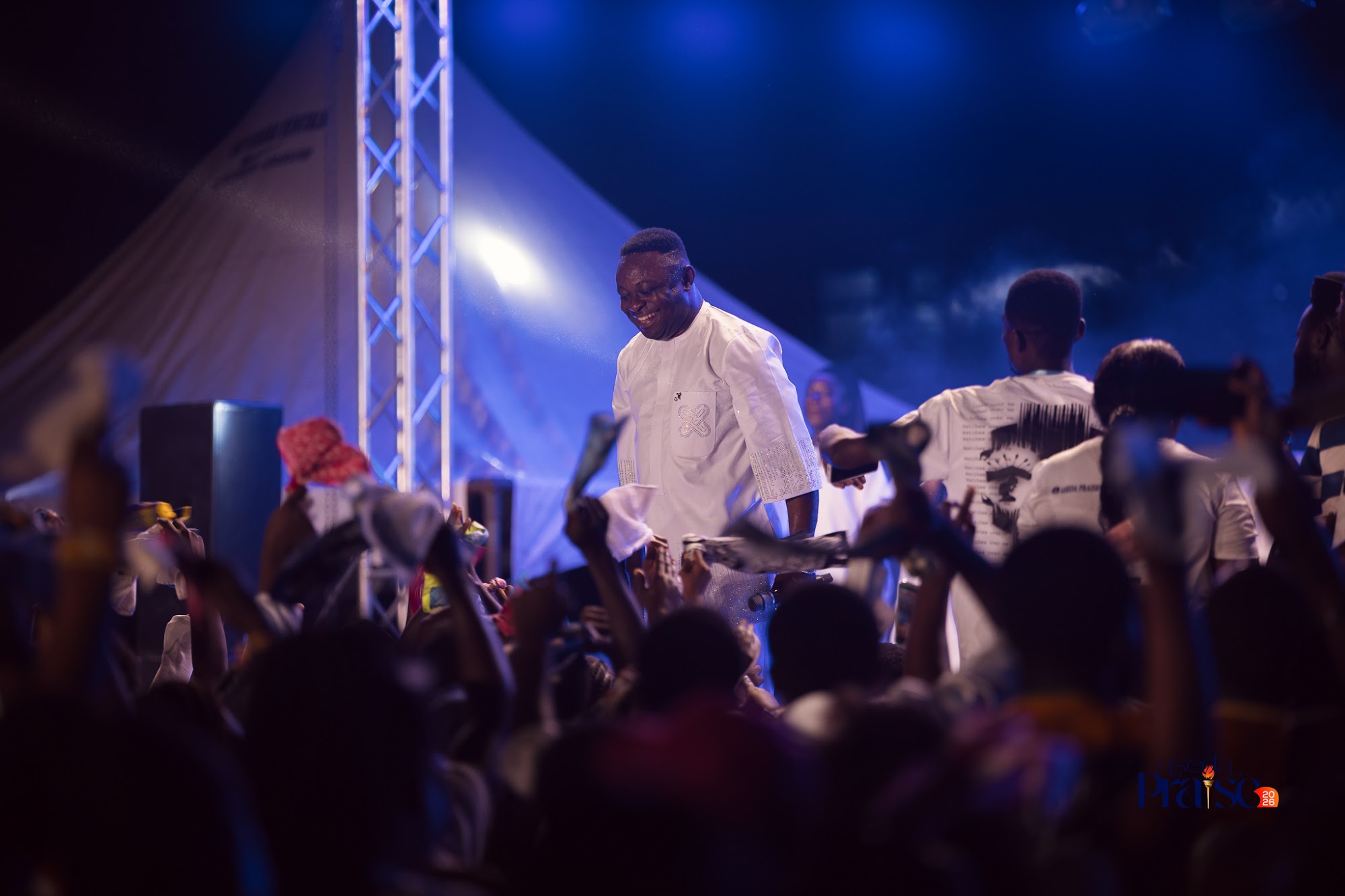 Crowd engagement and deep worship moments at Aseda Praise